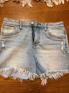 Kut from the Kloth Light Blue Frayed Hem Denim Shorts